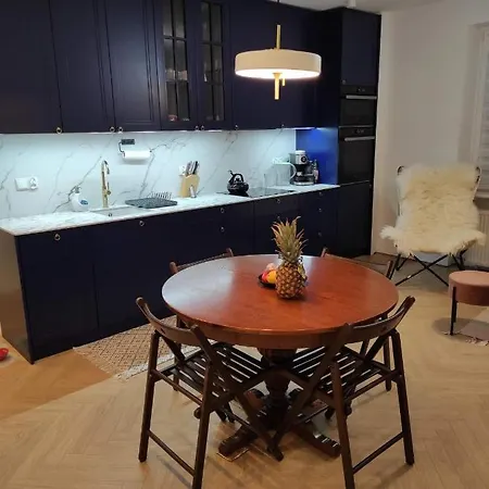 Ramulta 53 Balcony Netflix Ps4 *